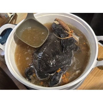 人蔘烏骨雞湯